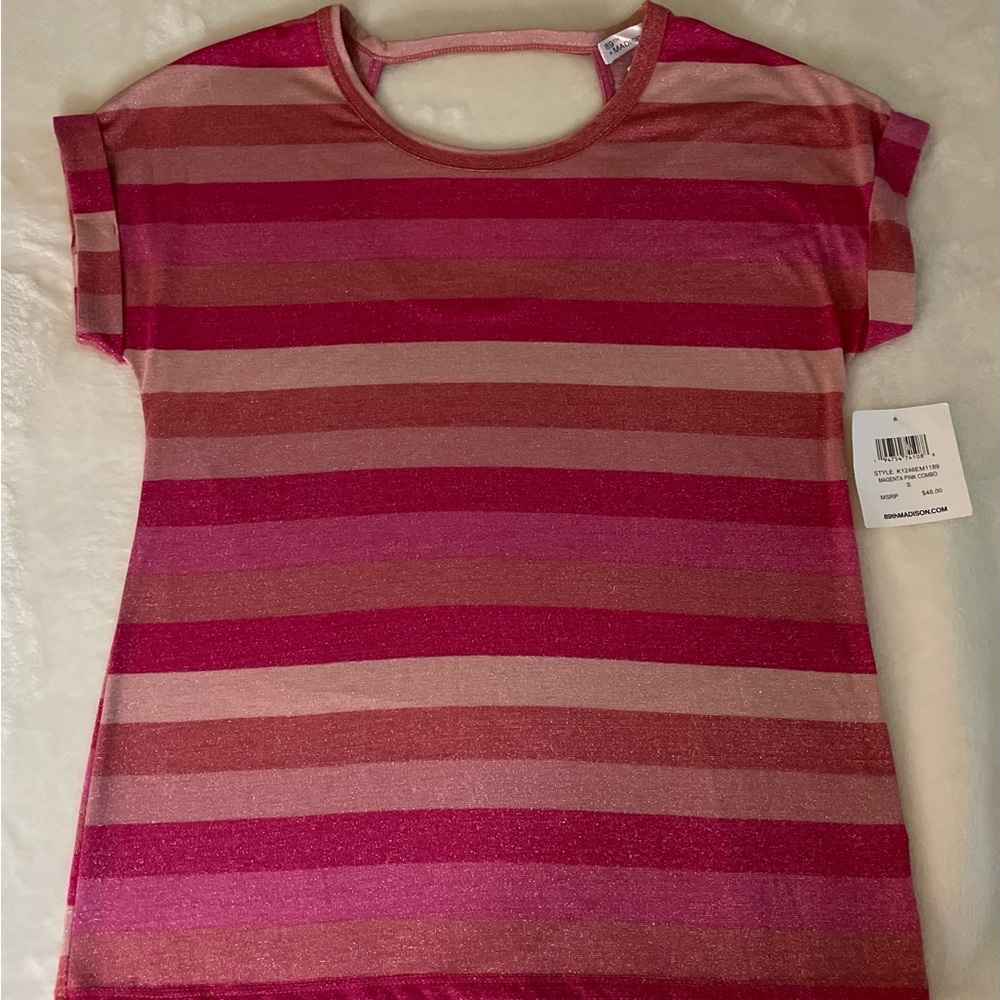 89th & Madison Red and Pink Fitted Cap Sleeve Tee